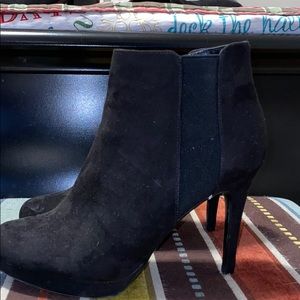 Apt 9 from Kohl’s size 8 1/2 black suede boots